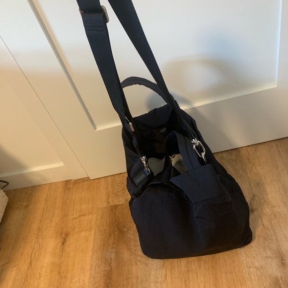 Lululemon On My Level Tote Bag - Picture 2 of 8